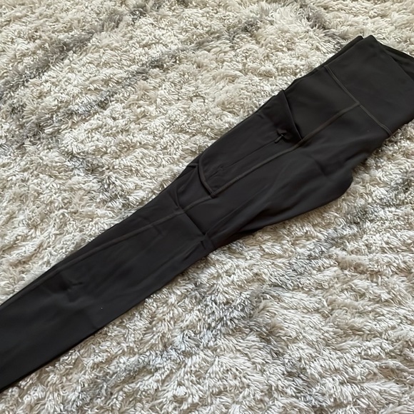 Hunter green double pocket leggings - Picture 2 of 3